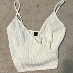White cross over cropped tank top